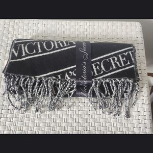Victoria's Secret NWT Black Logo Stripe Scarf